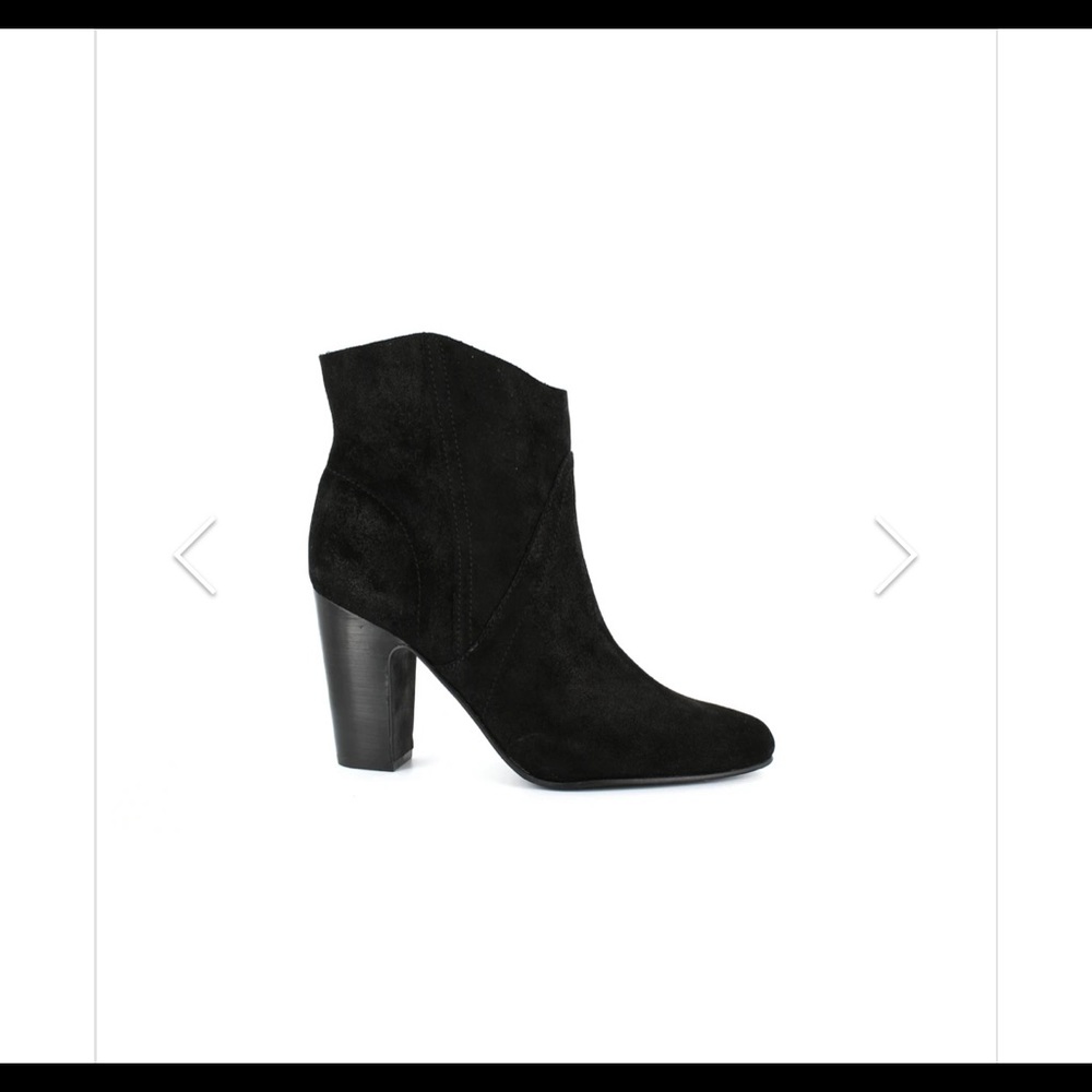 NWT Vince Camuto Women’s boots. 9.5M